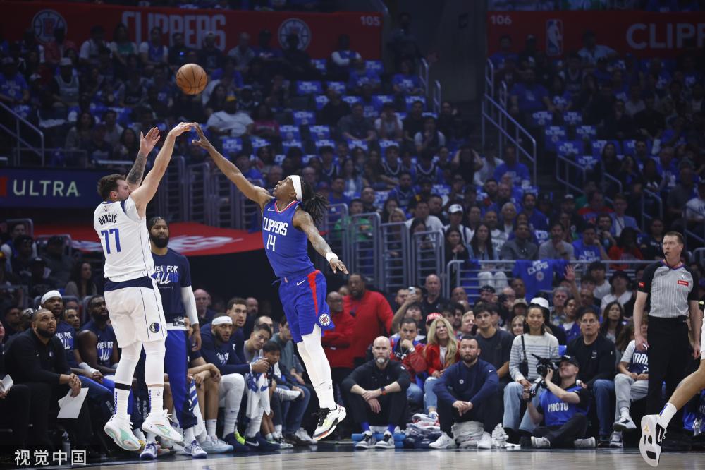 在压力下踢 在压力下踢