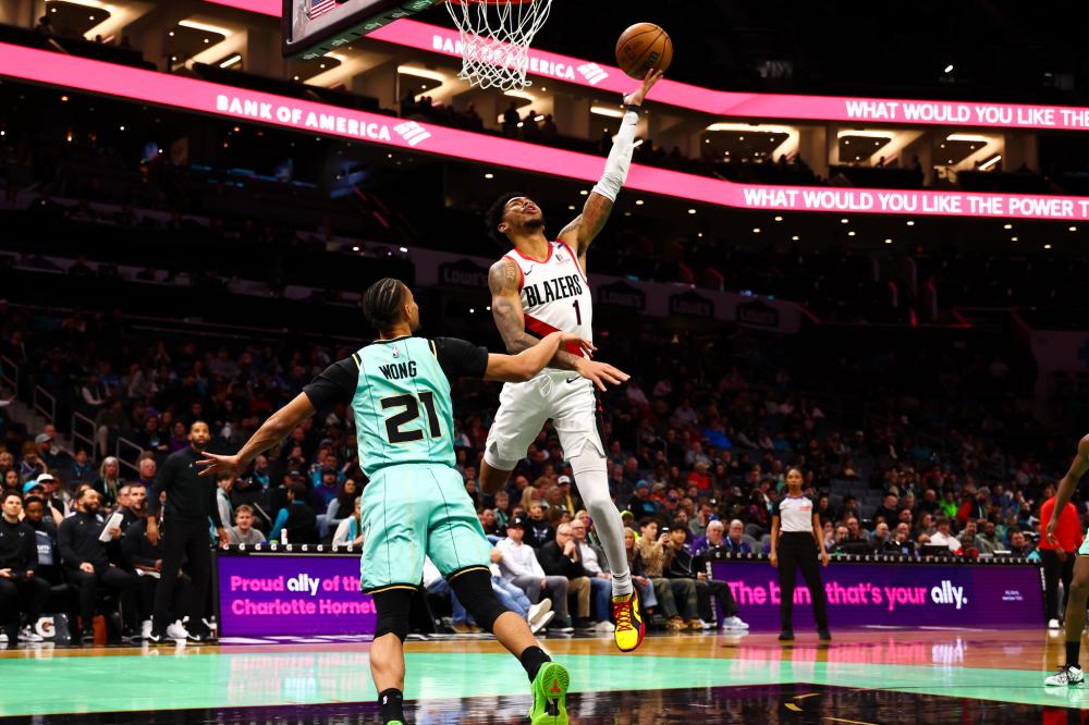 但它折射出 但它折射出