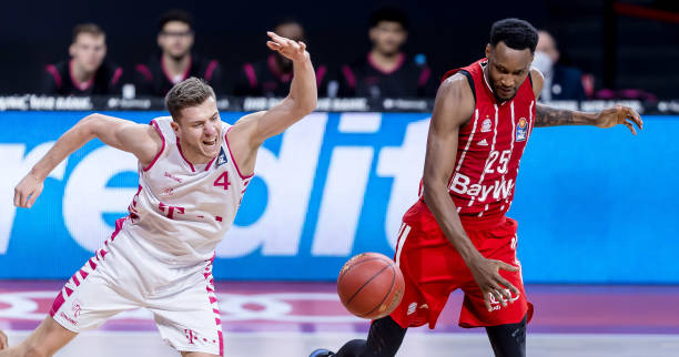 都展示出她 都展示出她